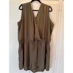 LYS Olive Green Studded Sleeveless Romper V-Neck Smocked Waist Size 2X